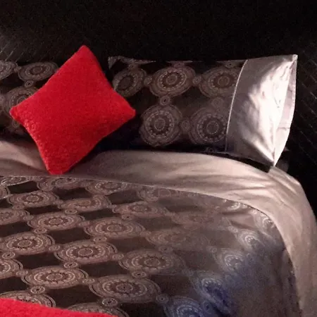 Guest house Simplyroomz Adults Only